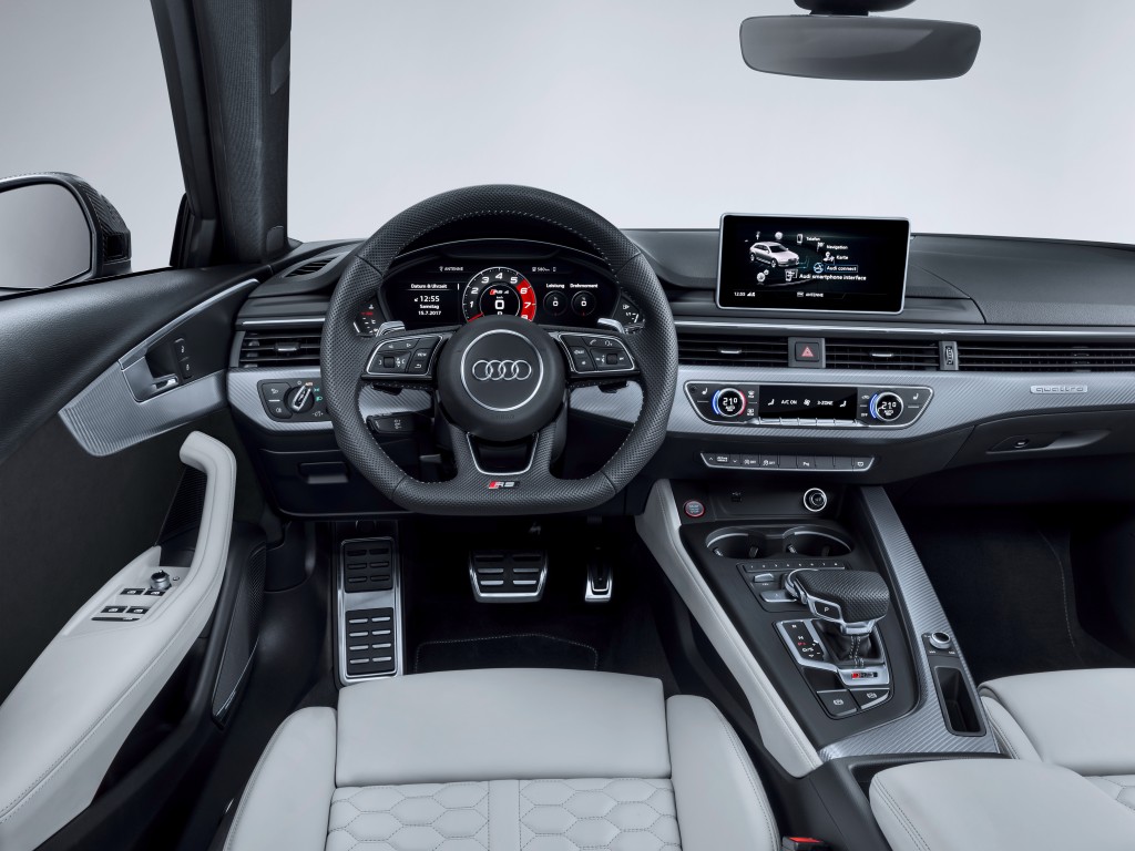 Audi RS4 Avant 450hp (Automatic)